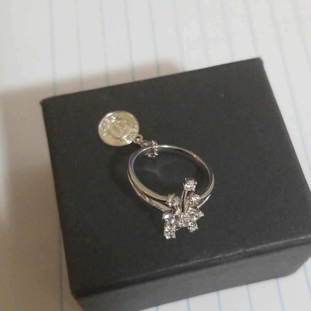 Jewel trends ring